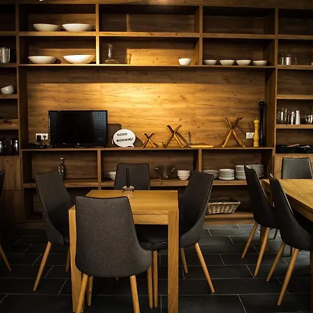 Ξενοδοχείο Matrix Σέγκεντ